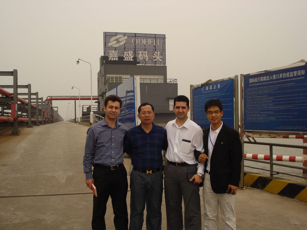ChinaEps team with client at Jiangyin export port